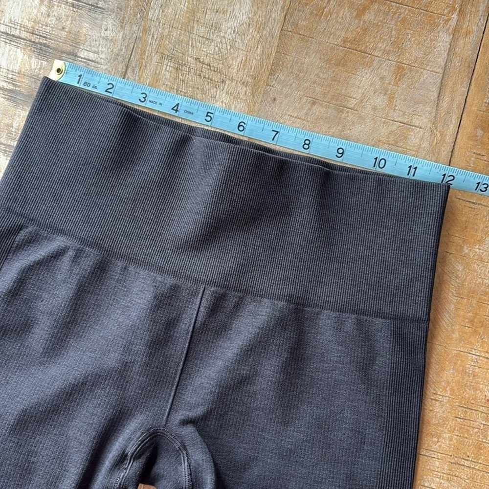 Lululemon Women’s Capri Leggings size 4